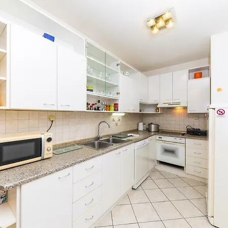 펠레니토 아파트