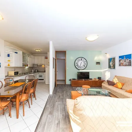 Pelenito * سبليت